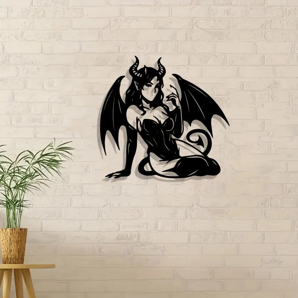 autocollant mural noir illustration créature féminine ailes cornes queue art stylisé maison