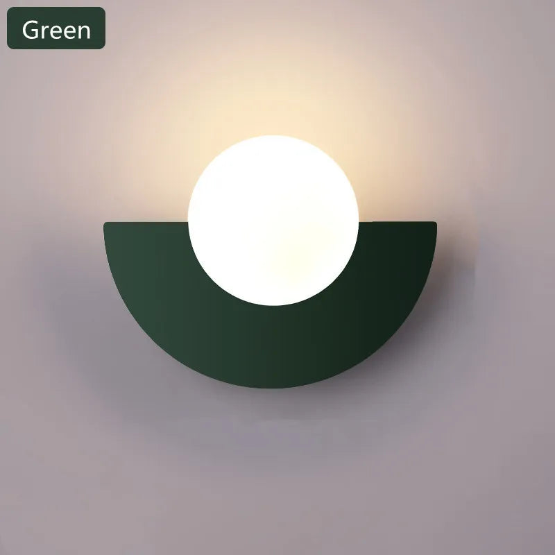 lampes murales modernes blanc rouge noir jaune sphères translucides demi cercles opaques minimaliste