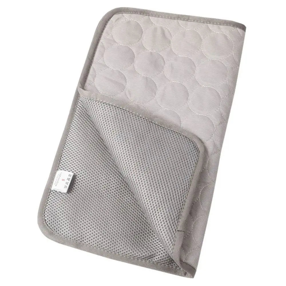 tapis sol animal couleur bleu gris rose moderne texture points respirant