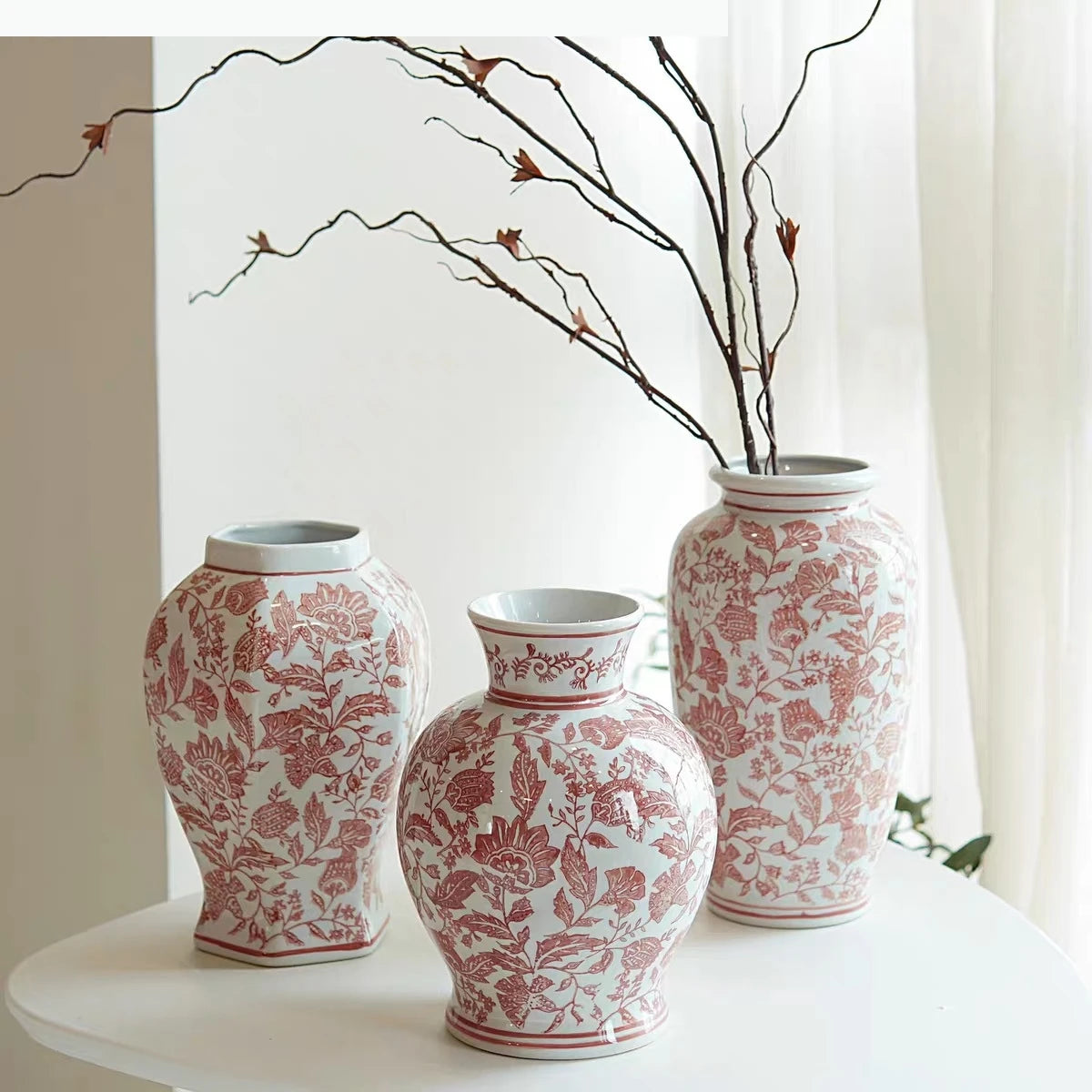 vase blanc rouge fleurs classique arrangement floral opacité décoration maison transparent