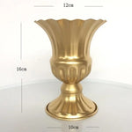 vase doré blanc gris floral classique élégant intérieur extérieur bouquets multiples support table arrangements