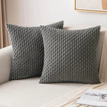 housse coussin carrée velours côtelé vert olive texture tissée garnissage blanc