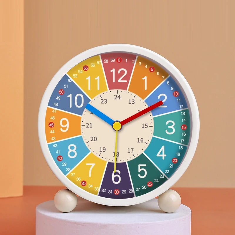 horloge table enfantine couleurs vives numéros imprimés pieds blancs moderne aiguilles apprendre l'heure attrayant