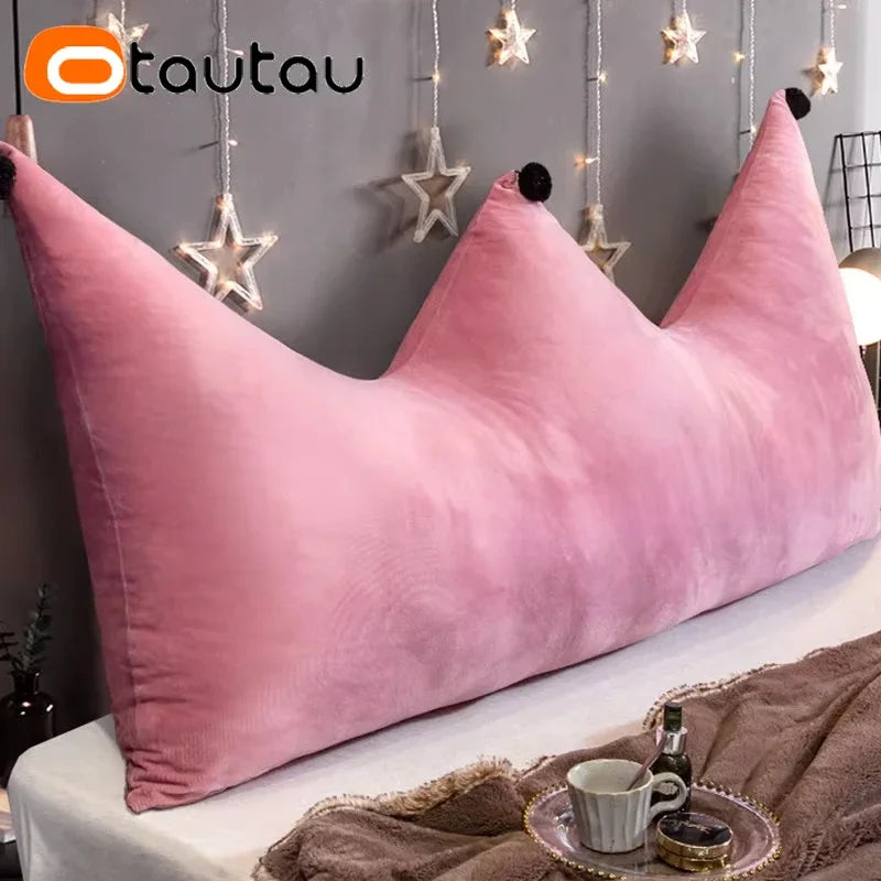 coussin lit princesse velours rose pâle décoration chambre moderne grande taille