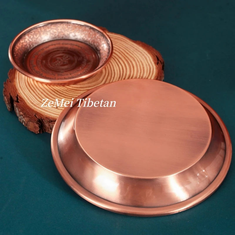 assiettes decoratives ornementales emailees motifs floraux geometriques opalescentes artisanat traditionnel bouddhiste