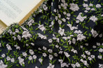 tissu imprimé floral noir blanc vert motifs fleurs feuilles résistant polyester bricolage écologique
