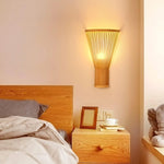 lampe murale bois naturel moderne fixée 25cm large 40cm hauteur éclairage quotidien chambre salon