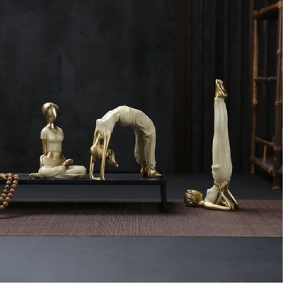 Statue yoga méditation résine dorée vue avant