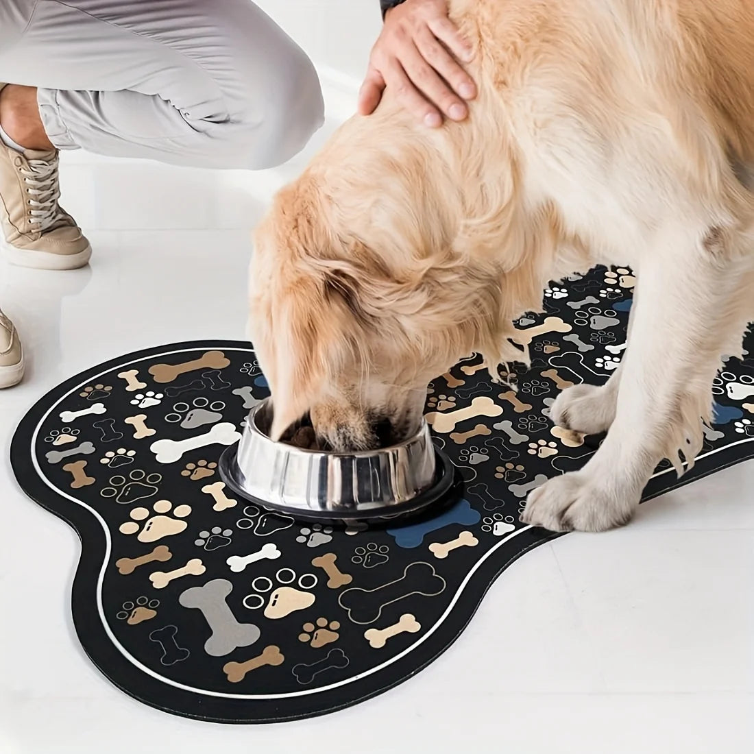 tapis antidérapant chien motifs pattes os moderne gris beige noir