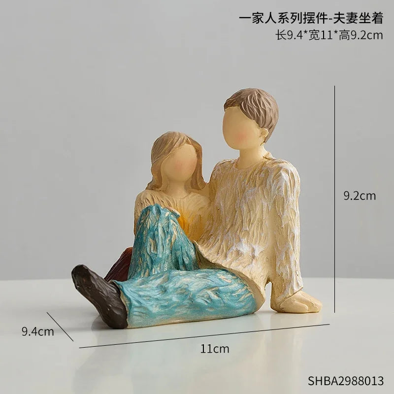 figurines decoratives abstraites famille couple emotions texturées bois sculpté couleurs vases tournesols