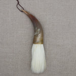 brosse peinture traditionnelle cordelette poils naturels marbrés noir blanc gris