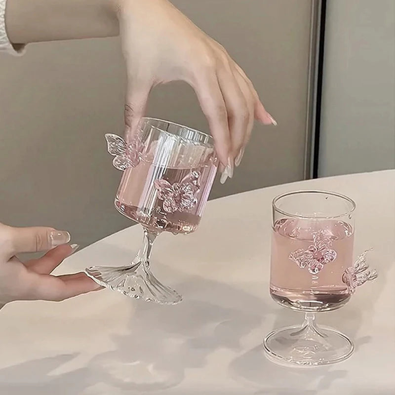 verres vin transparents rose papillons relief moderne élégants adhésifs festifs maison table