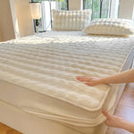 housse lit peluche gris matelassée antiacariens permeable air antibacteries ondulee confortable 200x220cm