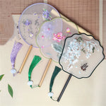 éventails traditionnels éventail gris motifs roses blancs verts bleus or brodés pompons rubans decoration