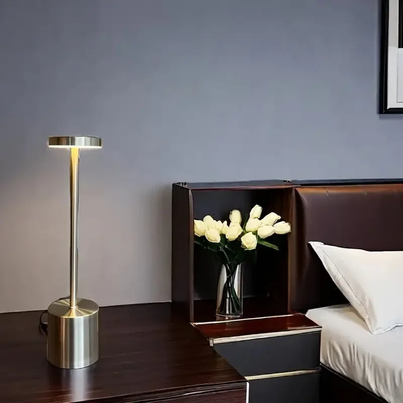 lampe led rechargeable niveaux luminosité couleurs noir rosegold doré argenté blanc moderne minimaliste