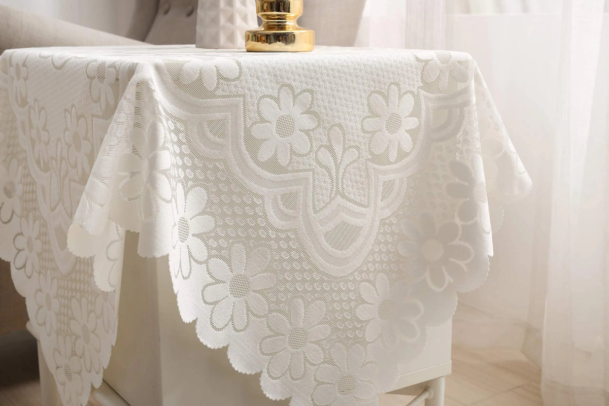 nappe dentelle motif floral vintage shabby chic blanc crème semi transparent table décoration maison