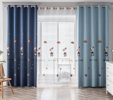 Rideau bleu pastel pour chambre d'enfant