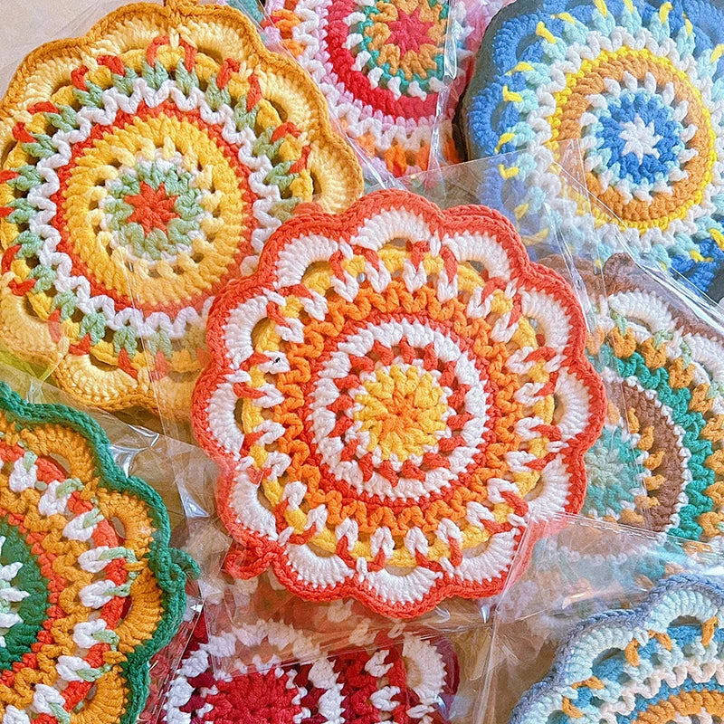serviettes table crochet motif circulaire couleurs vives main d'oeuvre artisanale pastoral annuel arrière rouleau