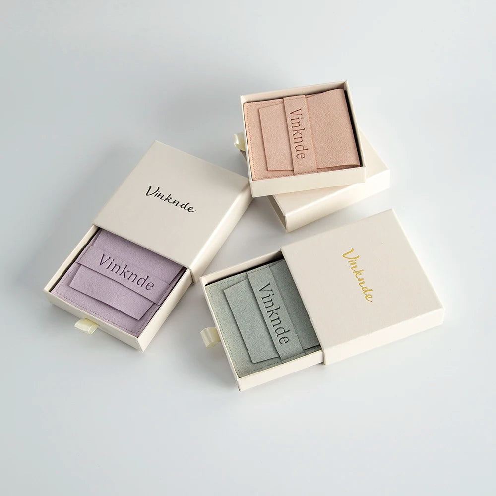 Boîte à bijoux personnalisable avec logo sur le couvercle