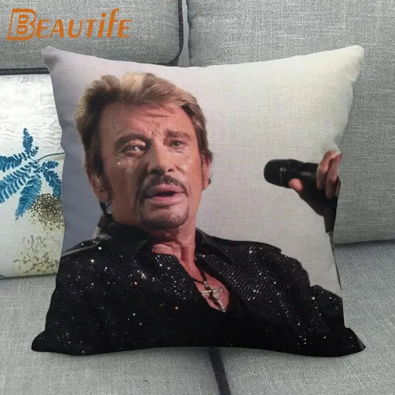 coussin carré moderne homme cheveux blond opacité noir bracelet cuir décoration chambre ornementalité universel