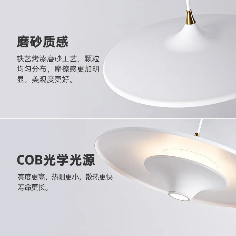Suspension lumineuse moderne blanche noire dorée lisse mat éclairage intérieur minimaliste câble prise électrique
