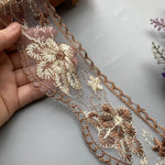 tissu décoratif fleurs brodées gris clair beige doré semi transparent élégant broderie fine