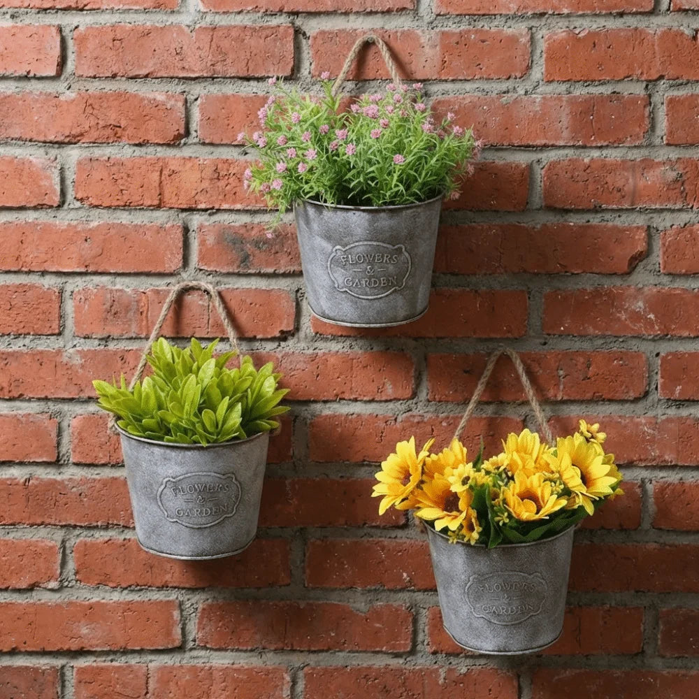 pots suspendus fleurs métal gris vieilli tournesols roses rustique chambre jardin decoration