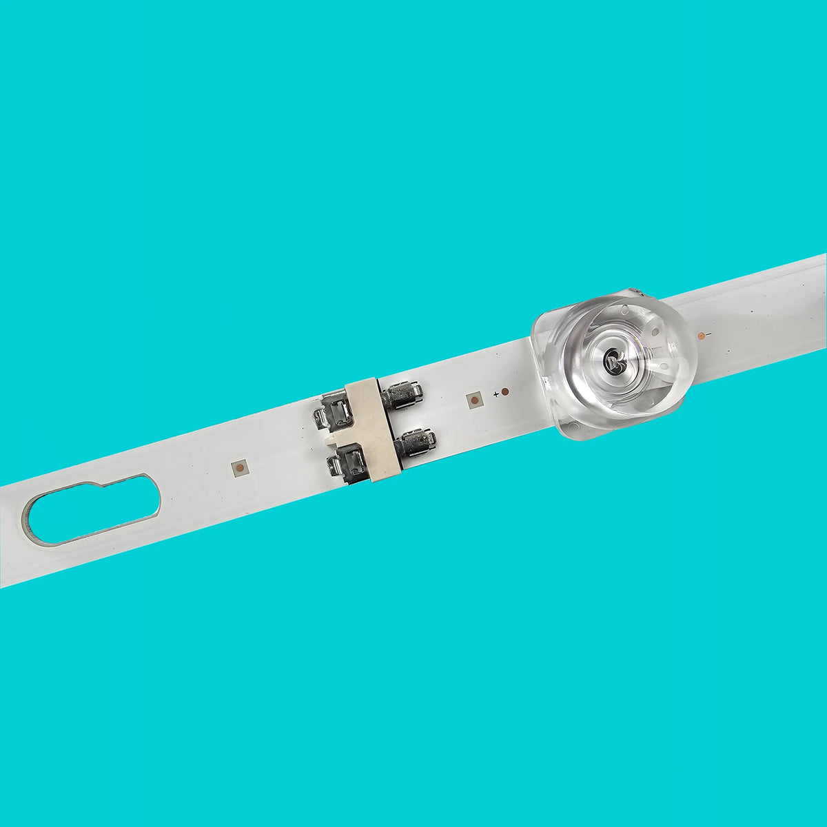 bande lumineuse blanche rectiligne moderne fixation connecteur électrique SVC550F53 UE55TU8005K UE55TU8070U UE55TU8072U