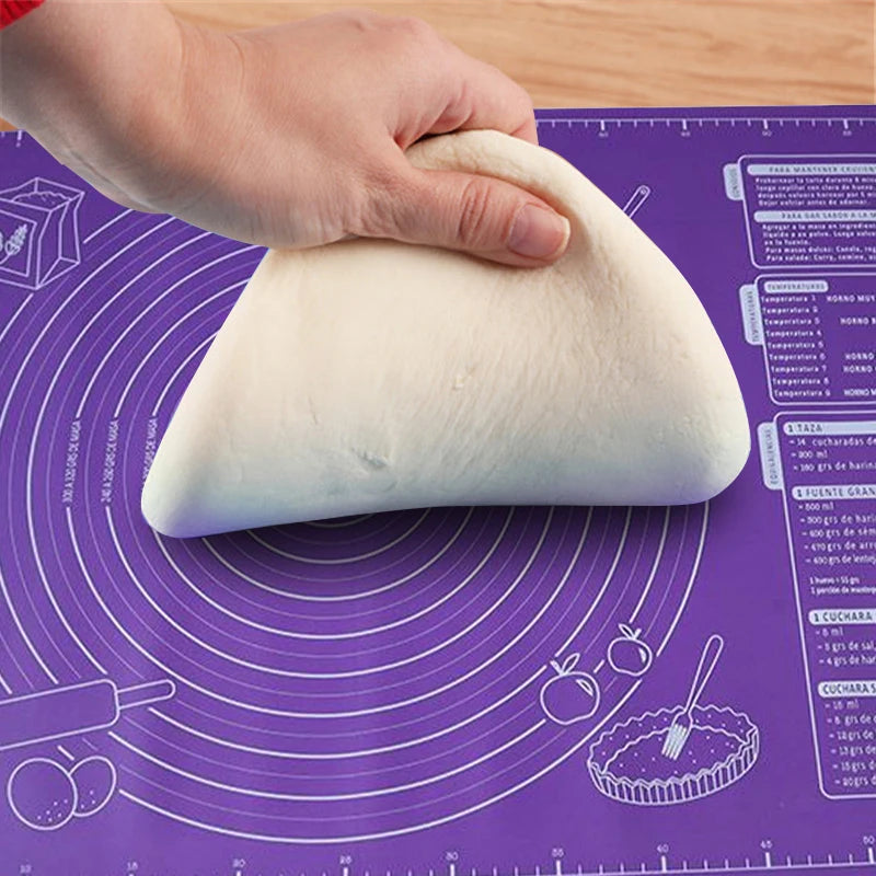 tapis pâtisserie violet blanc dessins pâte sucre rouleaux pratique deco