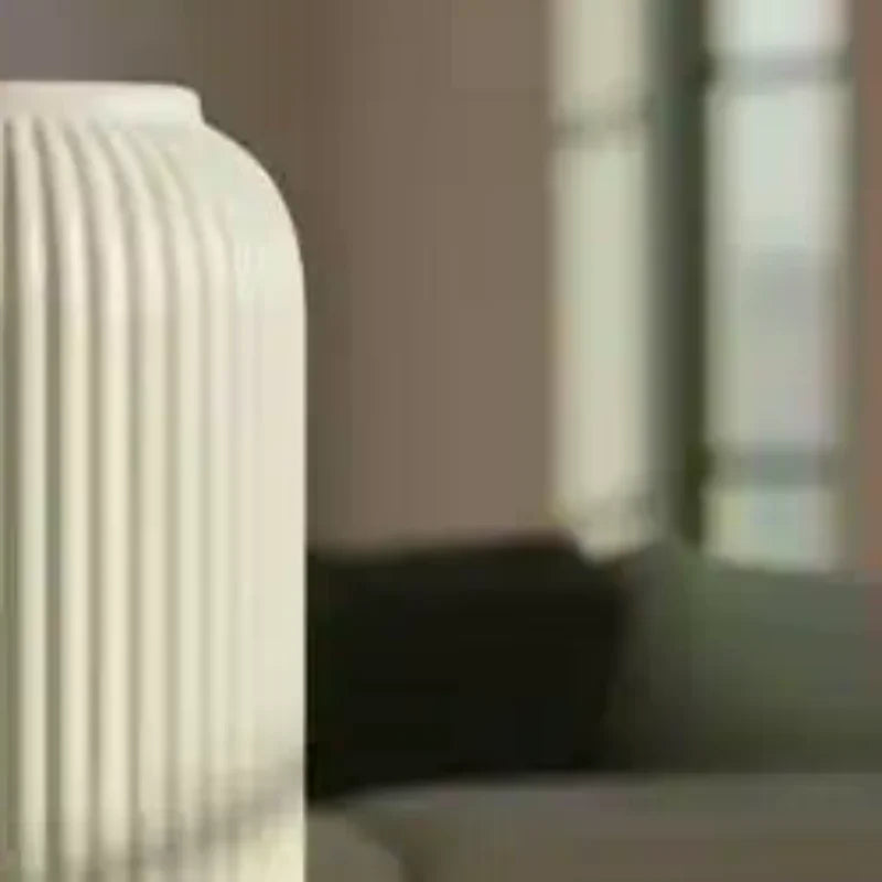 vase plastique strié blanc rose beige orange moderne minimaliste décoration intérieure fleurs artificiels