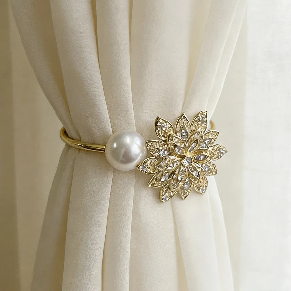 boucles rideau or blanc classiques anneaux dorés fleurées chambre coucher vintage français