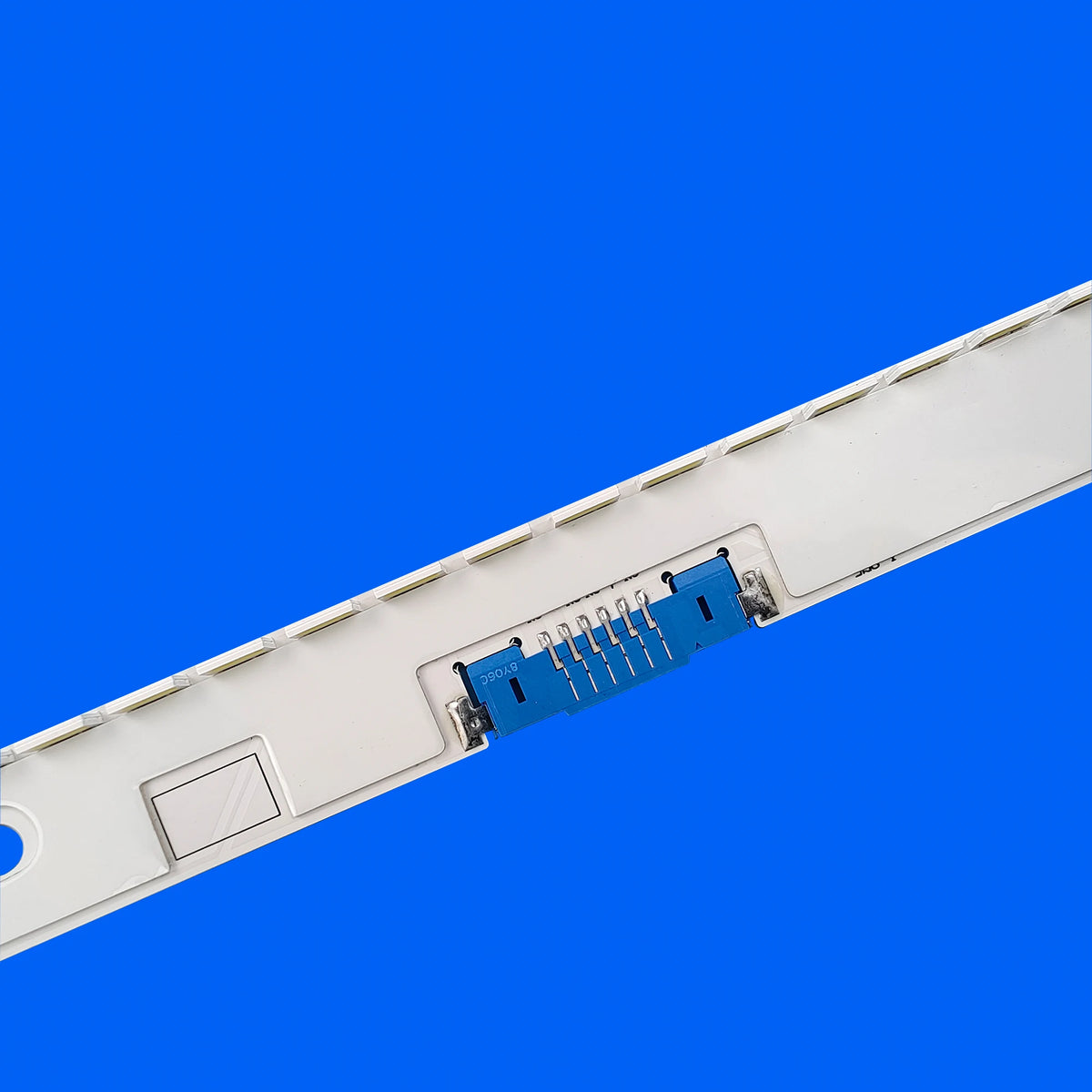 barre lumineuse led blanc moderne connecteur électrique minimaliste