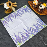 serviettes papier violet lavande motifs texturés cupcakes fleurs séchées décoration champêtre table festive