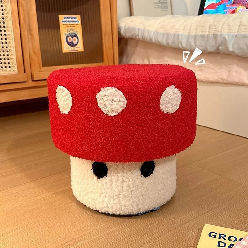 tabouret decoratif forme champignon bois pelucheux couleur rouge jaune blanc points blancs ludique minimaliste