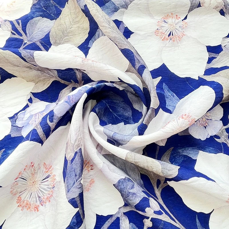 tissu brocart bleu blanc gris imprimé floral fleurs feuilles bricolage maison biodegradable 150cm