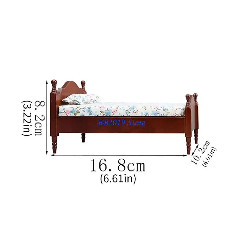lit miniature maison poupée marron blanc rouge motifs floraux linge lit tête lit décorative