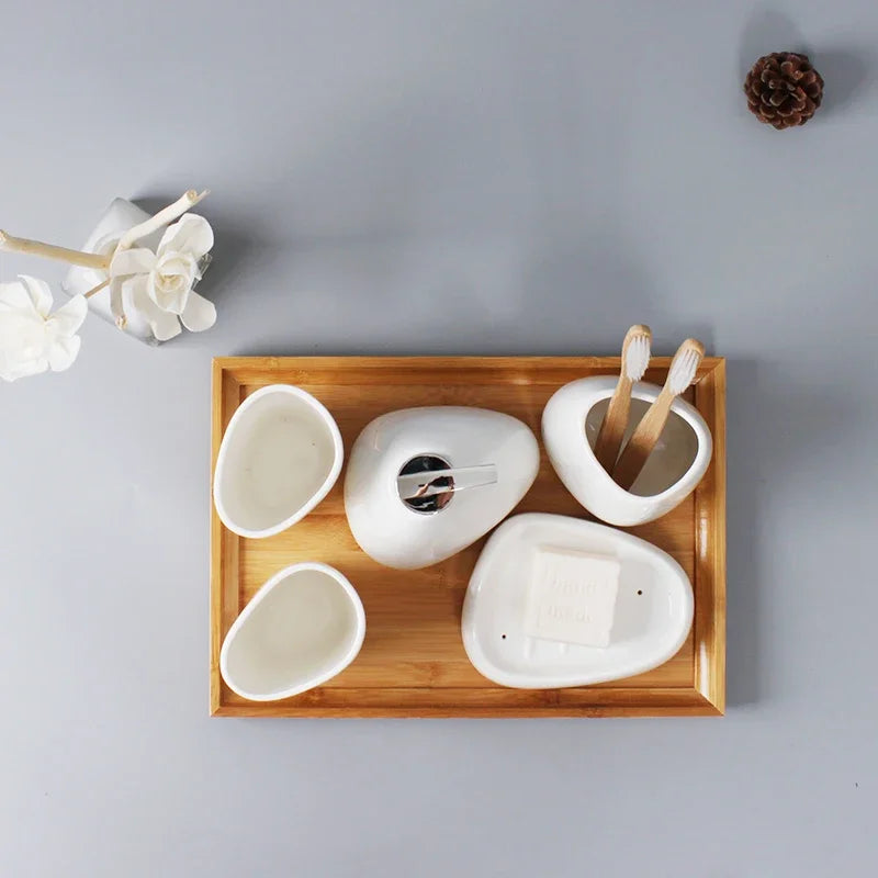 ensemble salle bain blanc moderne distributeur savon porte savon deux tasses dents deux brosses