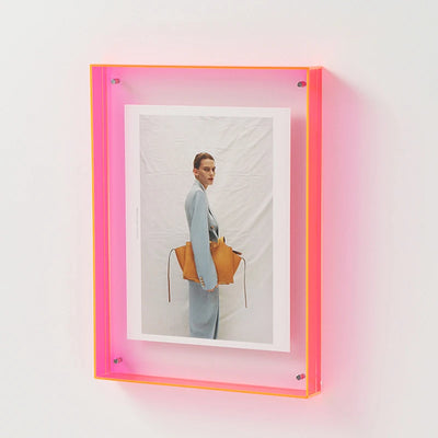 cadre photo moderne acrylique transparent visibles orange bleu vert rose marron minimalisteintérieurDecorationMuraleSalleAMainBureau
