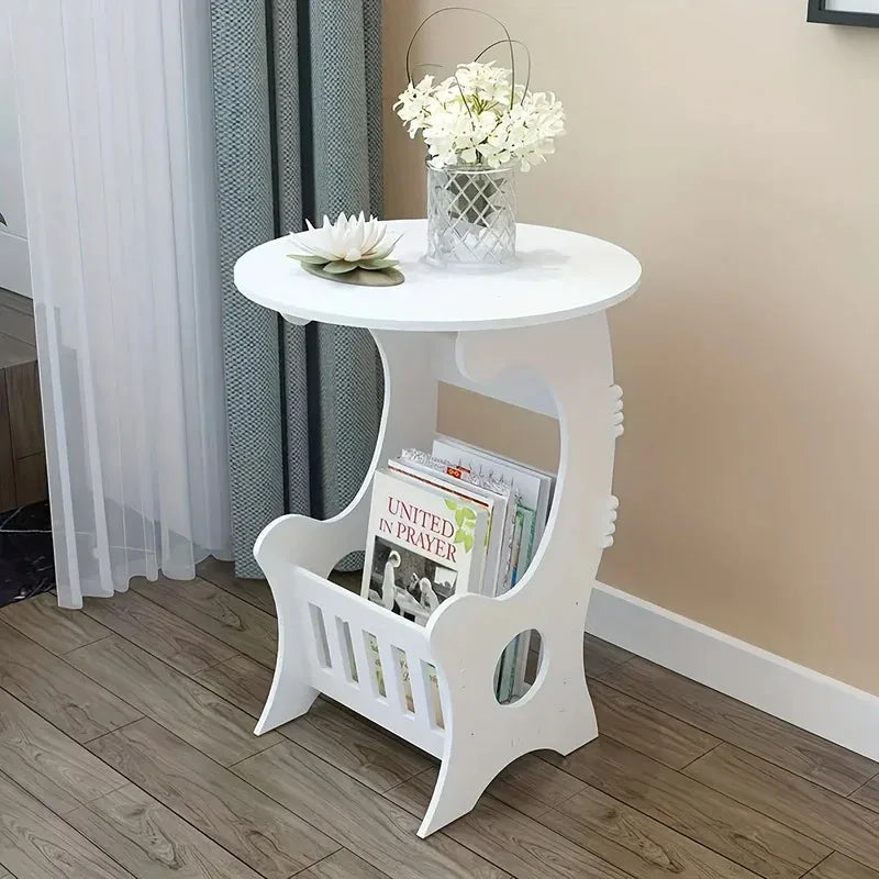 table d'appoint blanche texture bois classique rangement horloge vase fleurs artificielles fruit tissu lit