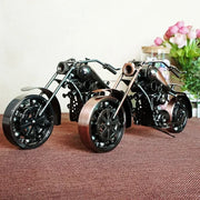 moto custom vintage métal décoration industrielle intérieur fleurs artificielles bocal verre éléments colorés