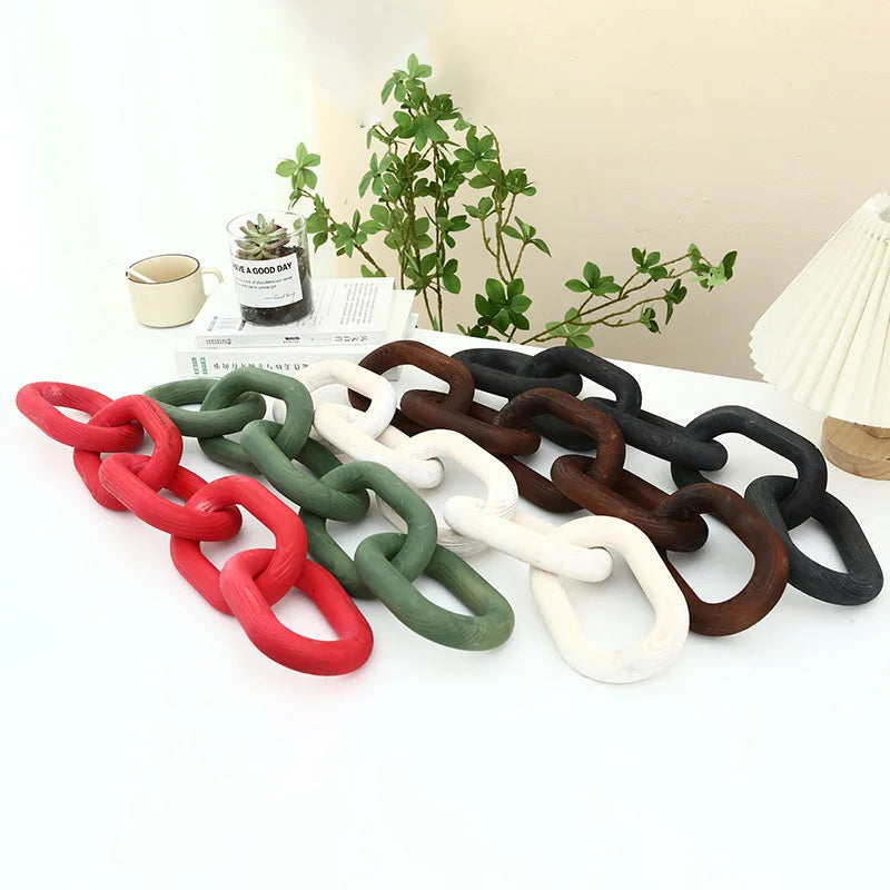 décoration moderne chaîne bois nœuds couleurs variées minimaliste