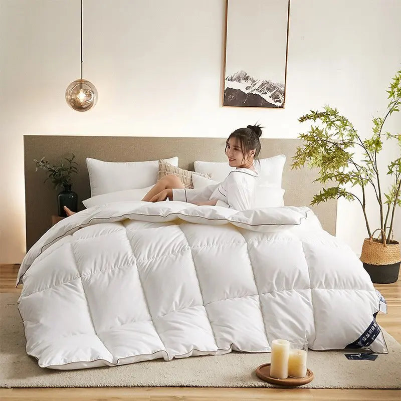 couette blanche moderne polyestère doublée soie cashmere 150x200cm 180x220cm 200x230cm