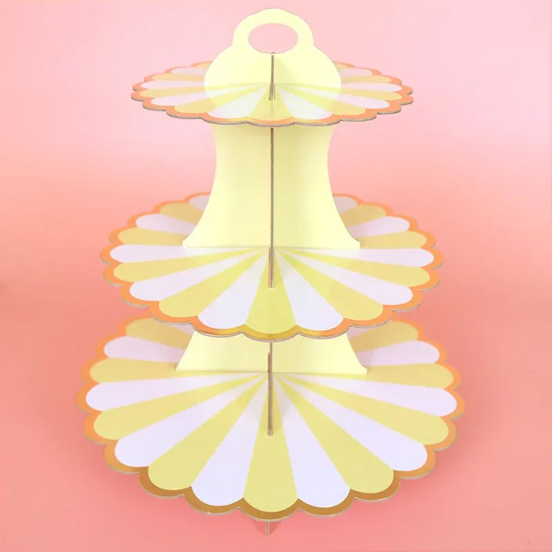 support gâteaux trois étages rayures horizontales jaune rose vert moderne anniversaire mariage événement festive