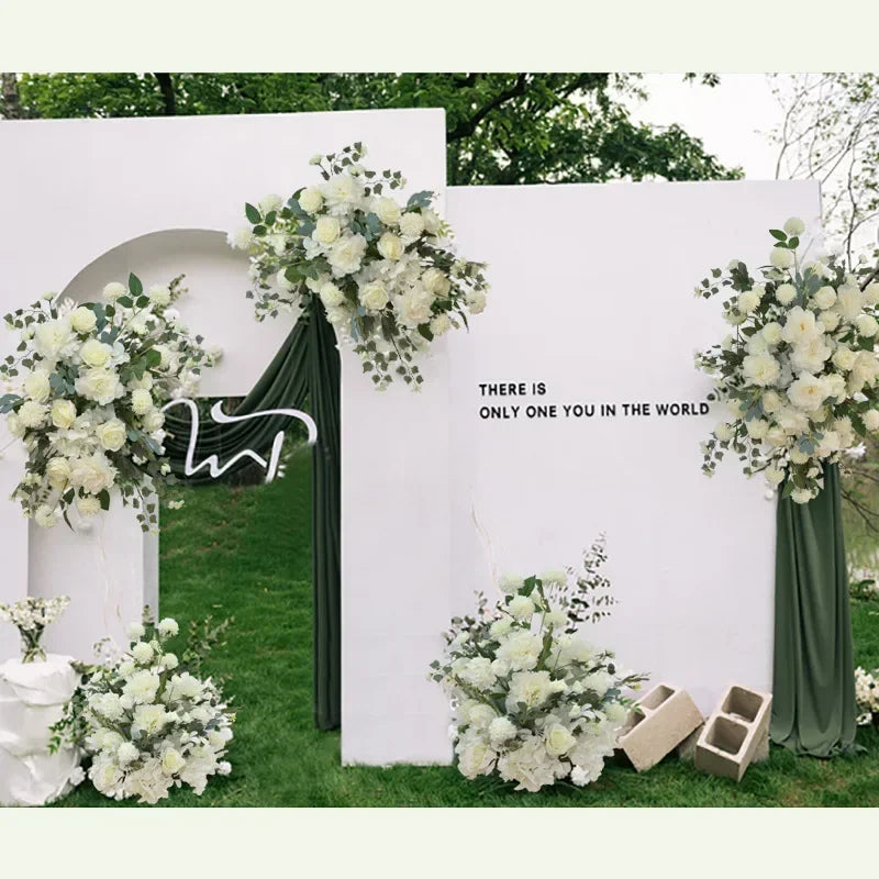 décoration murale fleurs artificielles blanc roses mariage romantique intérieur eucalyptus verte