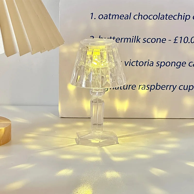 lampe table moderne transparente rayures texturées base plate led changeante nocturne chambre festive
