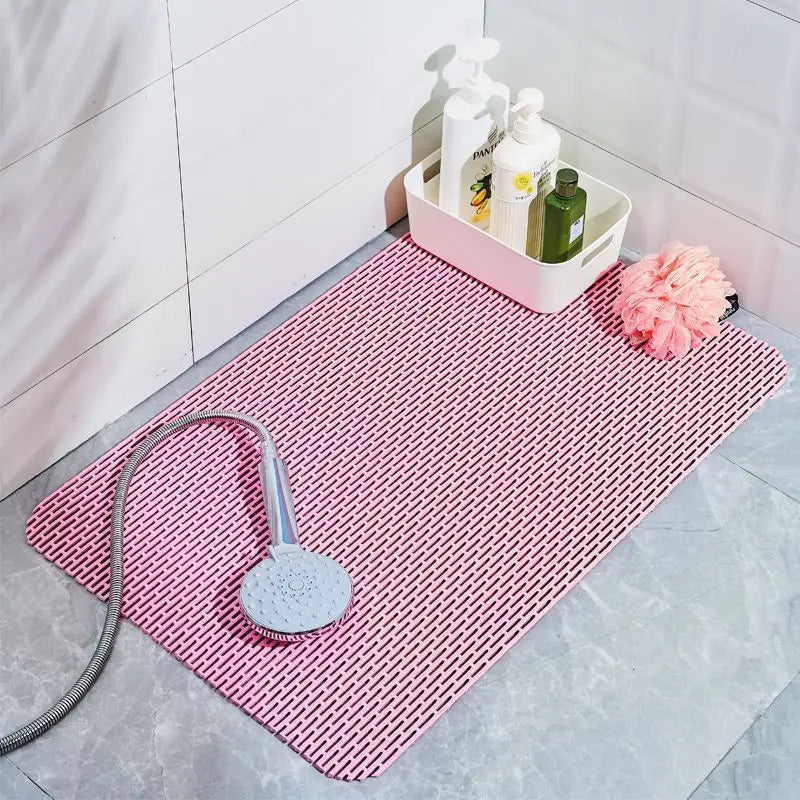 tapis douche antidérapant tapis bain moderne gris rose texturé losange ouvertures minimaliste