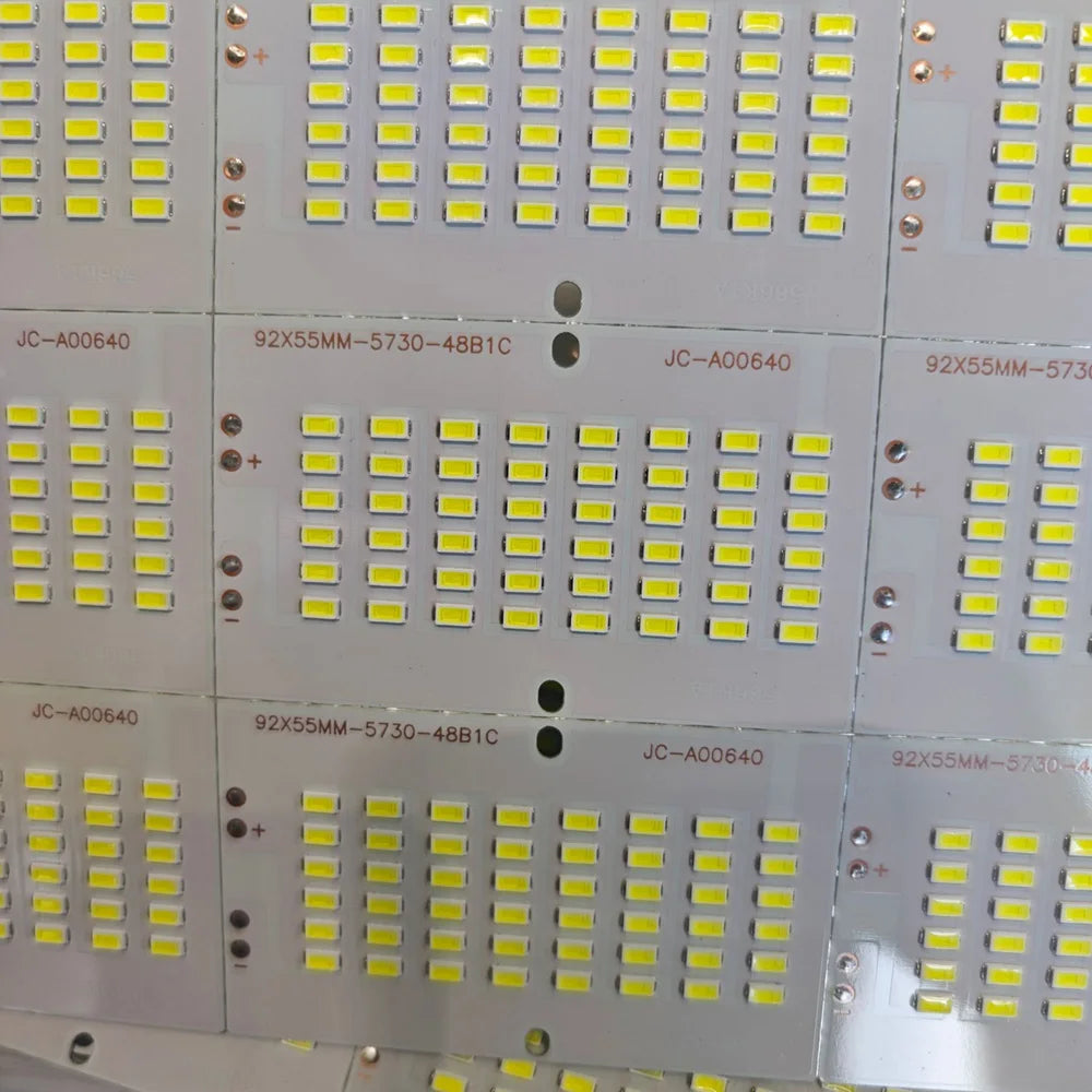 plaques led argentées 3w 3.2v 48 diodes industrielle technique rechargeable solaire blanc