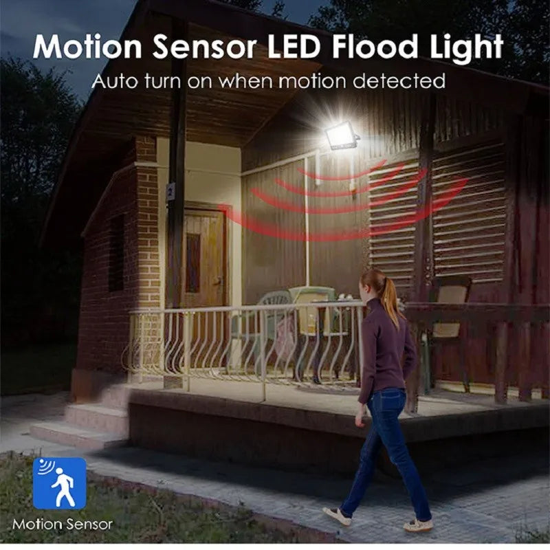 Détail du projecteur solaire montrant son design moderne
