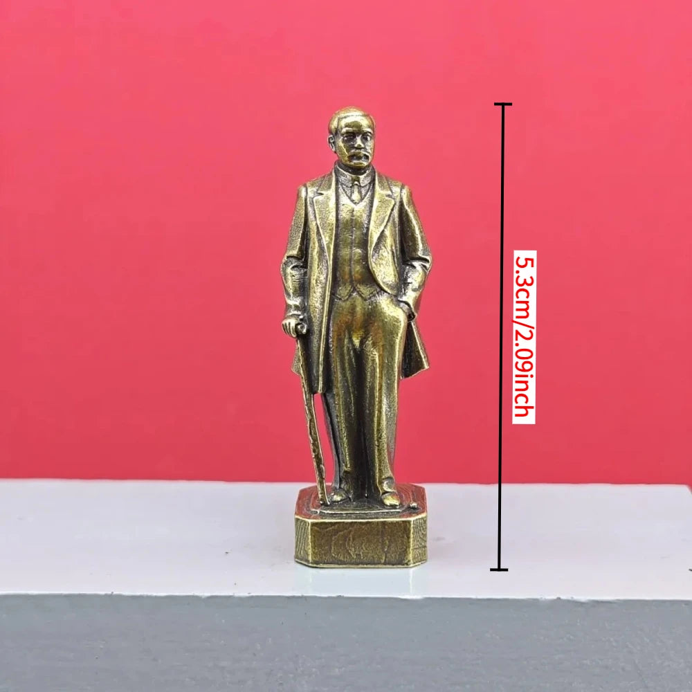 statuette gentleman rétro dorée détaillée brillante objet collection décoration maison socle doré vintage classic
