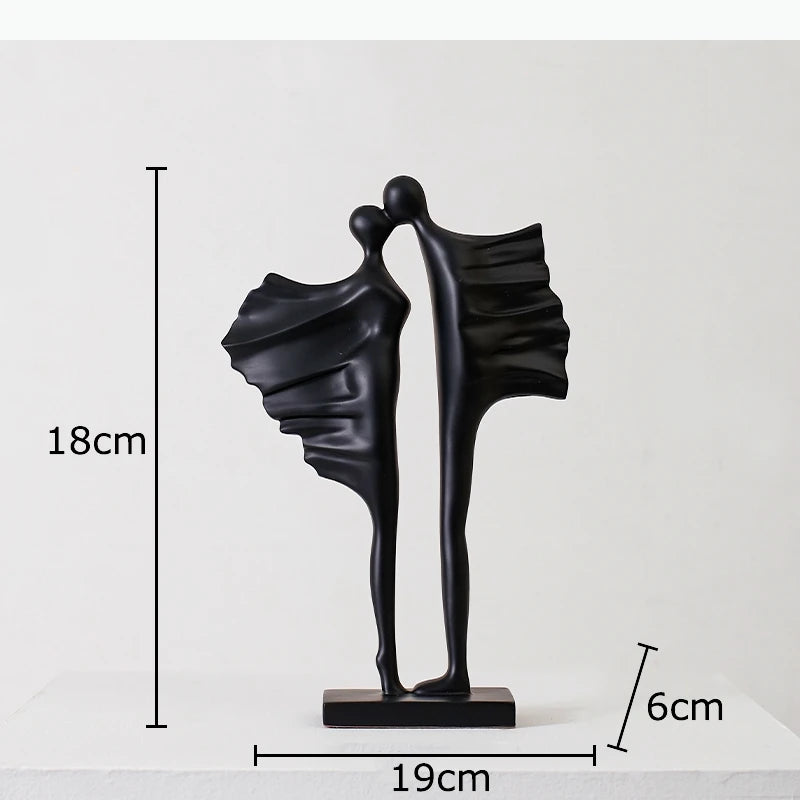 décoration moderne sculpture couple enlacé noir blanc abstrait minimaliste base carrée